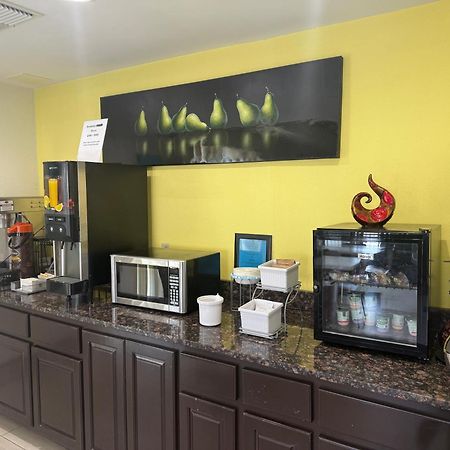 Super 8 By Wyndham Petersburg Μοτέλ Εξωτερικό φωτογραφία