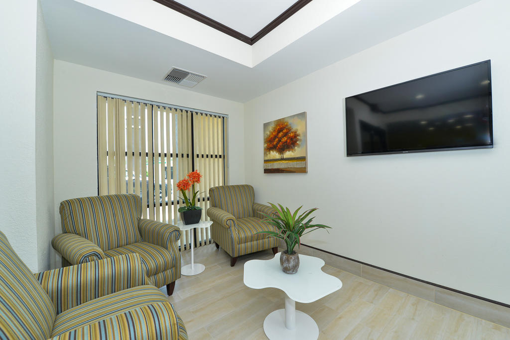 Super 8 By Wyndham Petersburg Μοτέλ Εξωτερικό φωτογραφία
