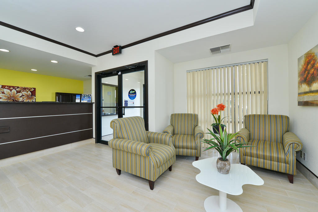 Super 8 By Wyndham Petersburg Μοτέλ Εξωτερικό φωτογραφία